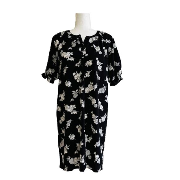 Loft Outlet Dress Black White Floral Ruffled Short Sleeve Button Front Size SP - Picture 1 of 12